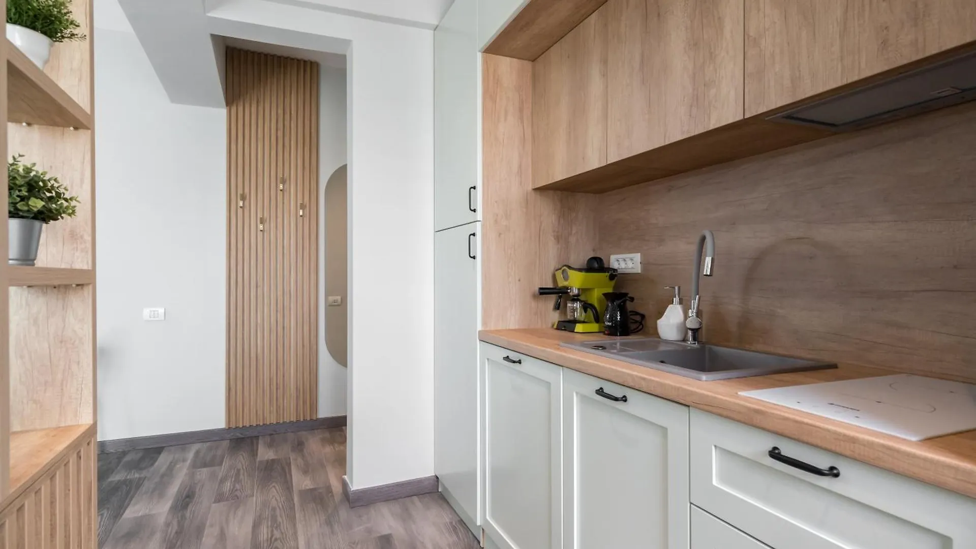 Breeze Gateway City Center Bucharest Apartment