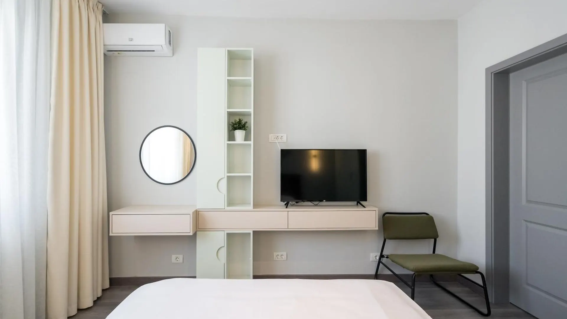 Breeze Gateway City Center Bucharest Apartment