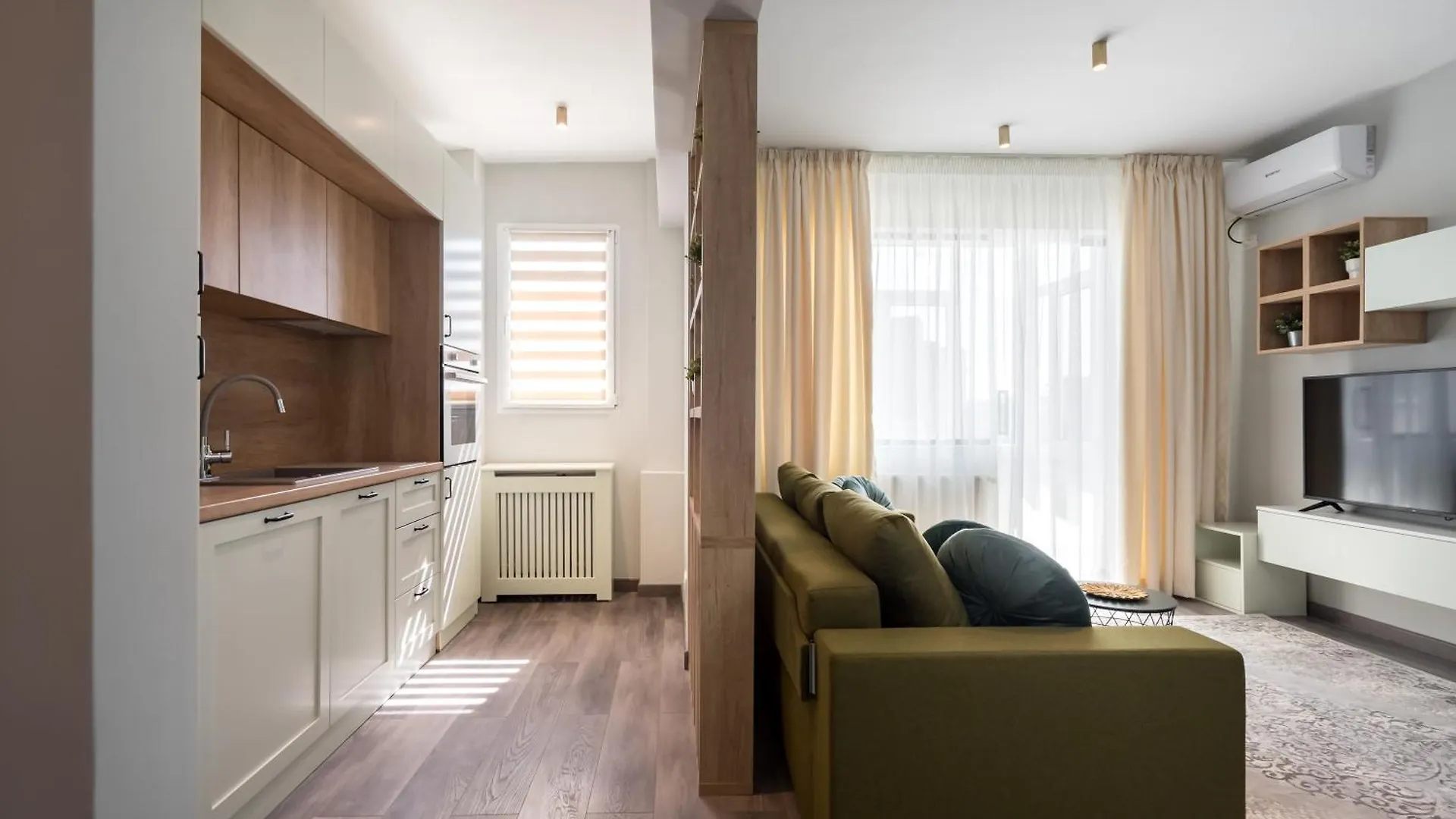 Breeze Gateway City Center Bucharest Apartment
